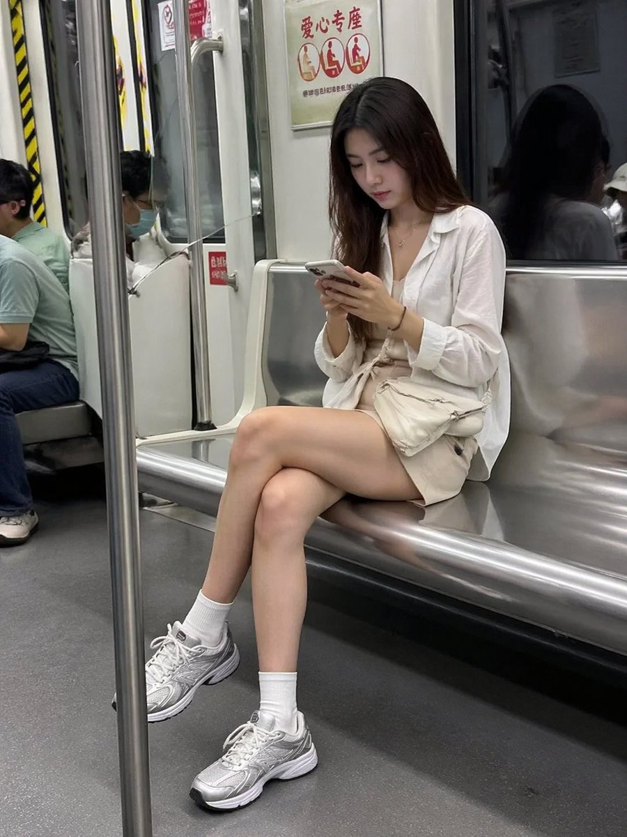 Subway candid phone portrait: GPT Image 2 prompt