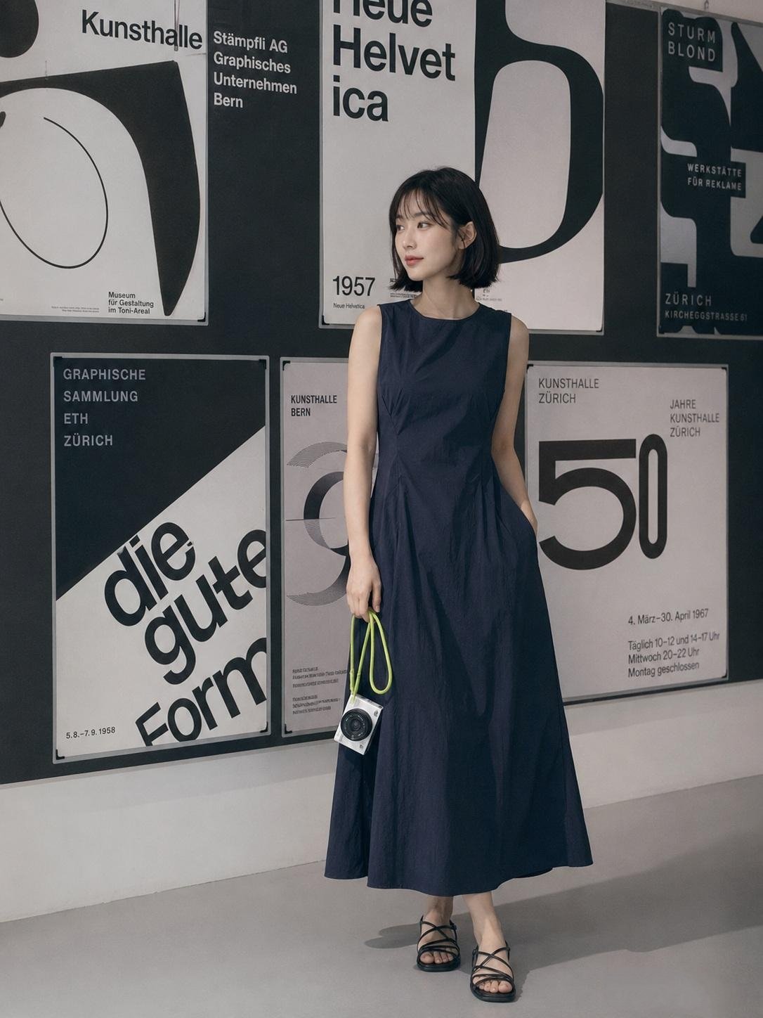 极简主义时尚人像艺术画廊摄影