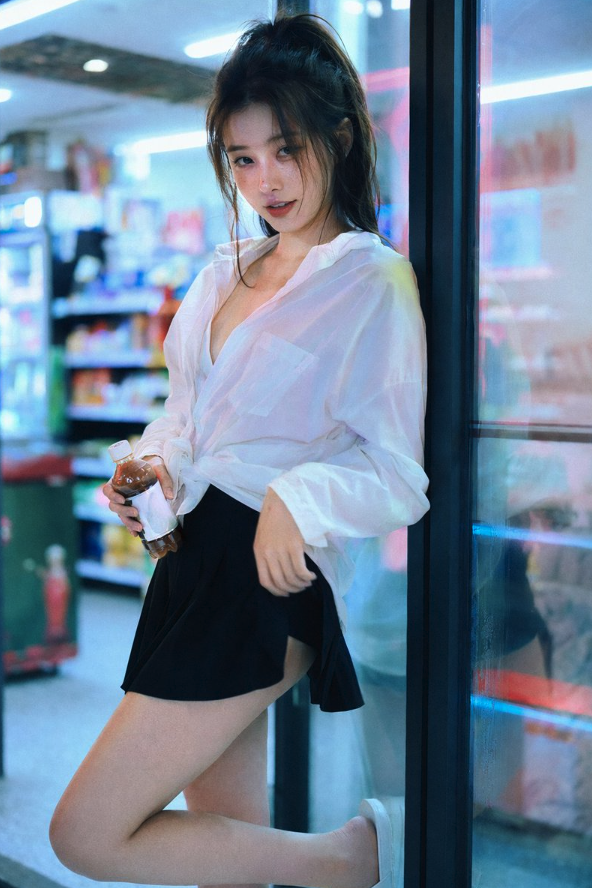 电影感便利店人像