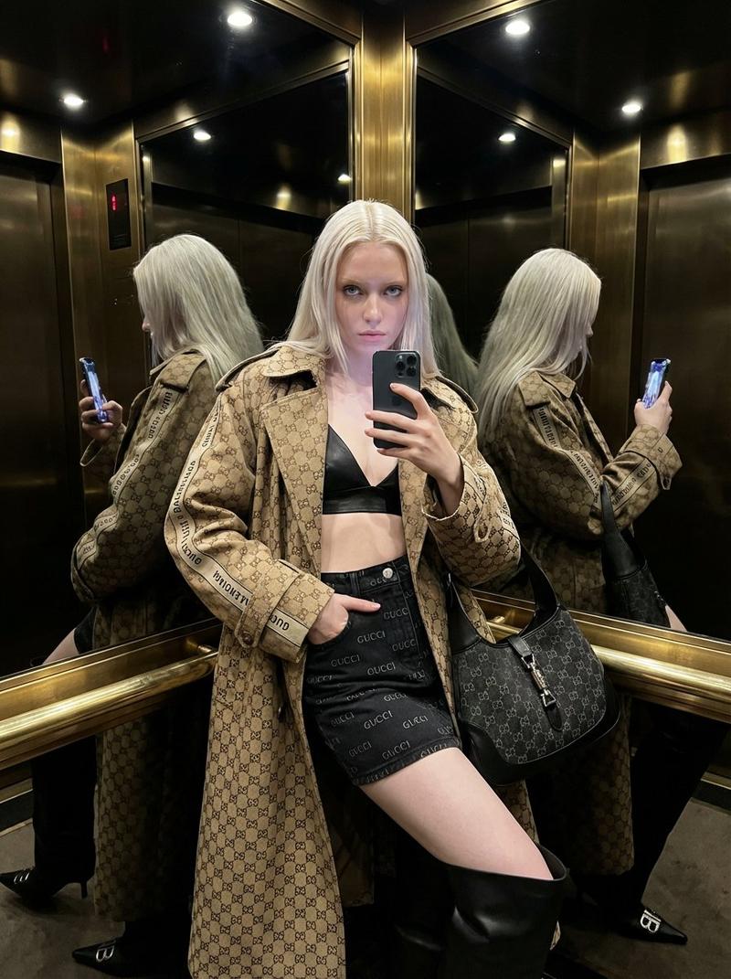 Gucci x Balenciaga Hacker Project 镜面自拍