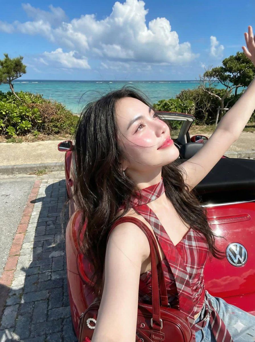 冲绳海滨时尚大片与汽车