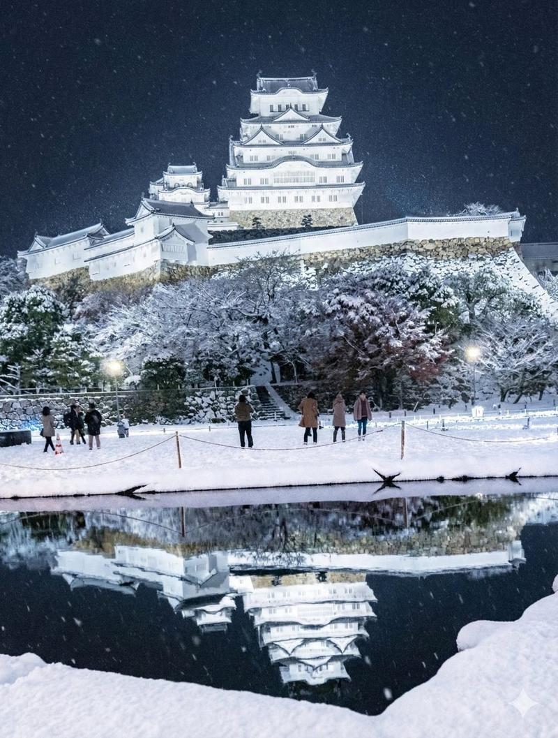 镜花水月风格下的雪中姬路城