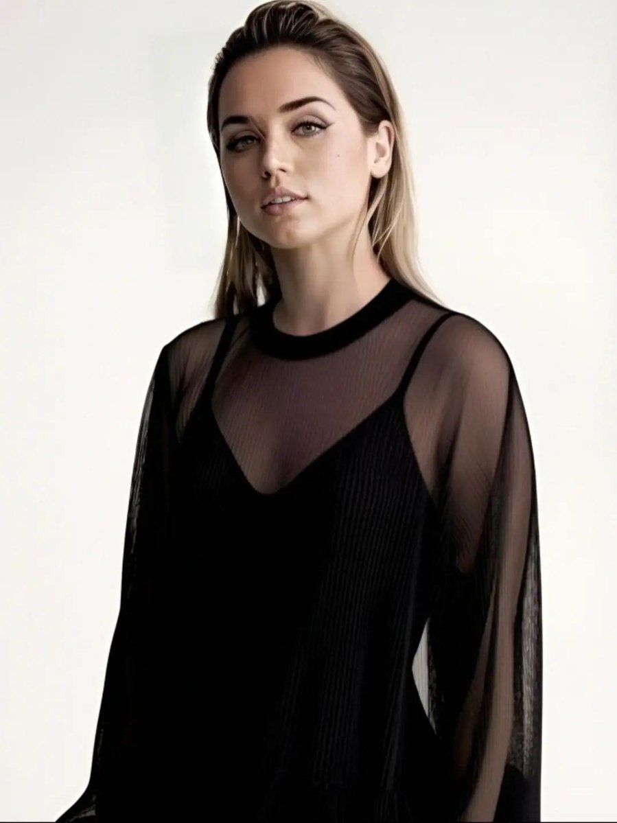 安娜·德·阿玛斯 (Ana de Armas) 的时尚杂志肖像
