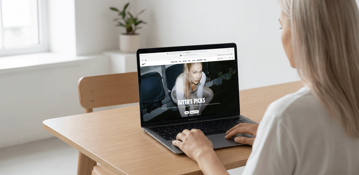 MacBook 样机，用户背影