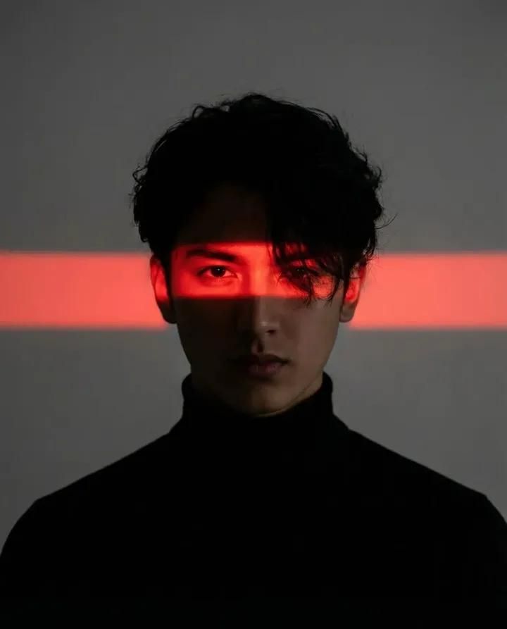 超逼真戏剧性肖像,带红光高光