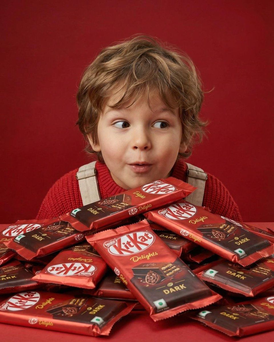 KitKat 黑巧克力产品广告