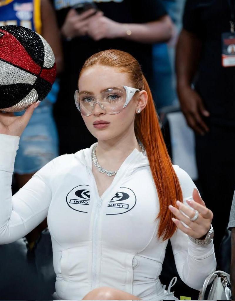 Sadie Sink 运动时尚大片