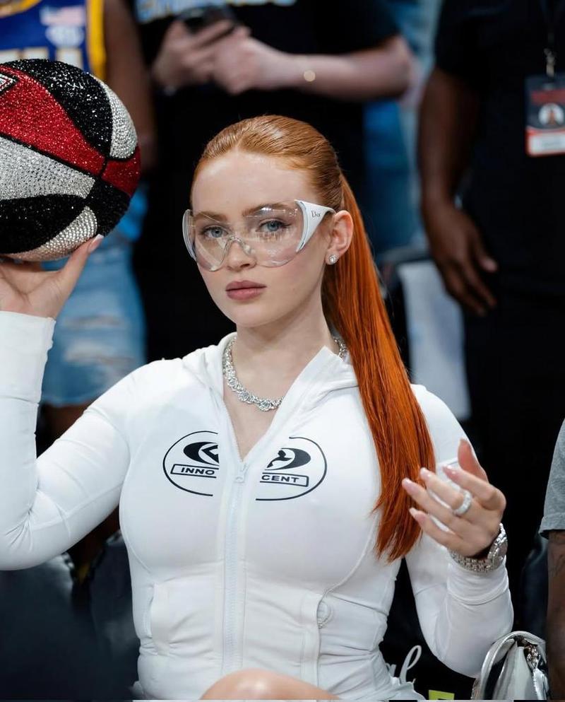 Sadie Sink 运动时尚大片