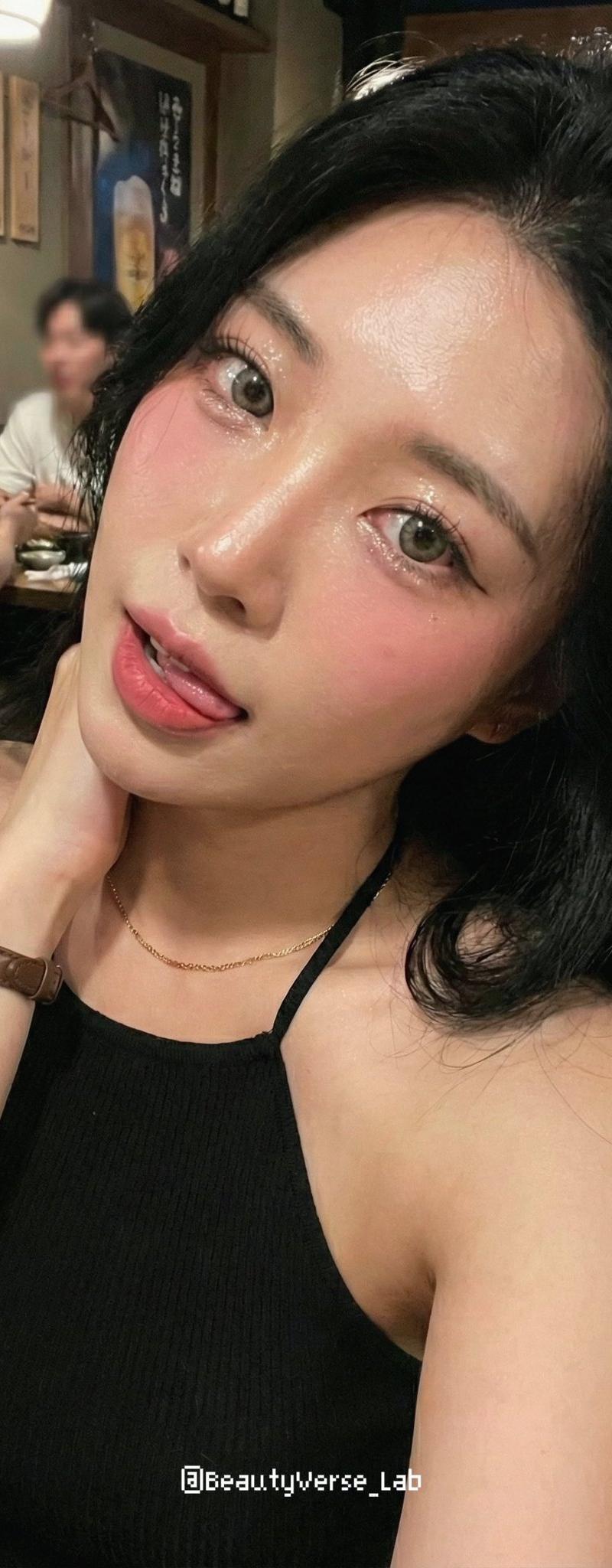 East Asian influencer selfie: GPT Image 2 prompt