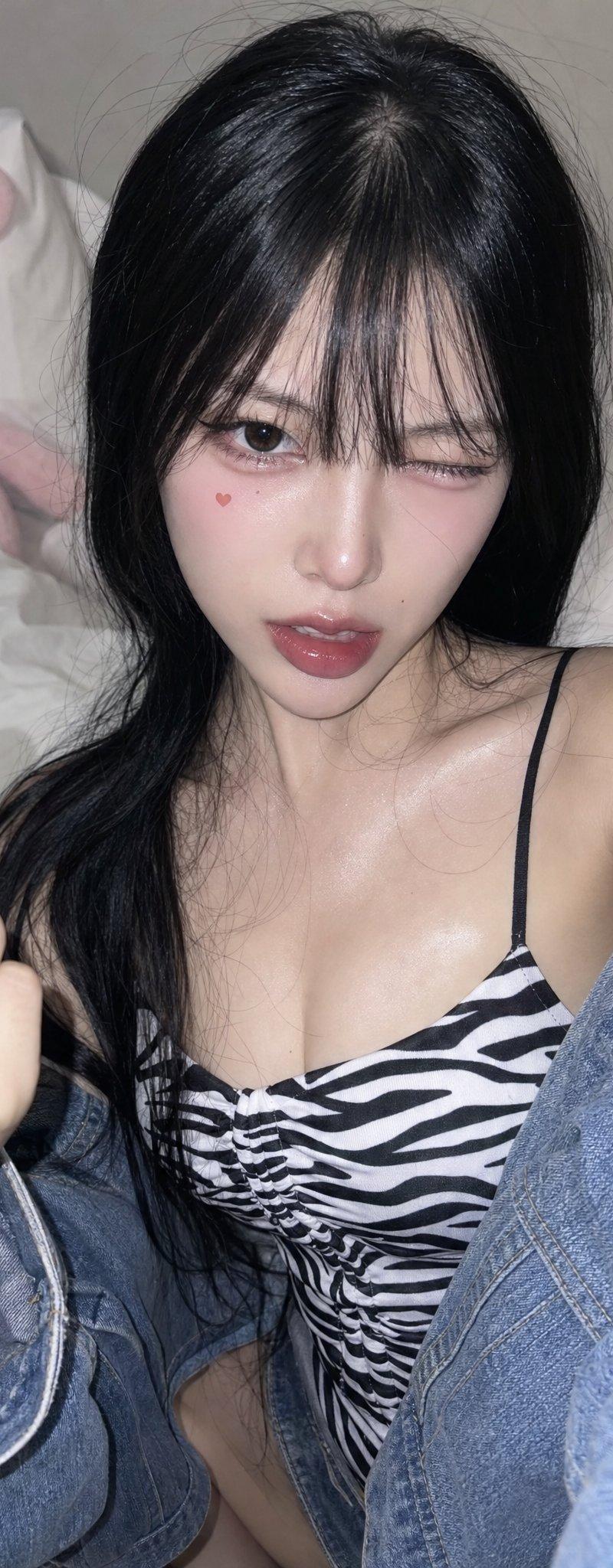 East asian phone-flash bedroom selfie: GPT Image 2 prompt