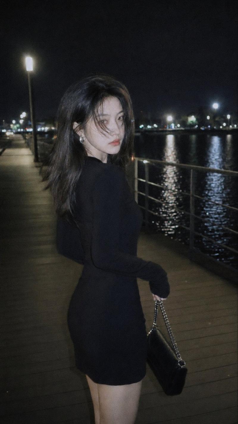 Night CCD-style city street portrait: GPT Image 2 prompt