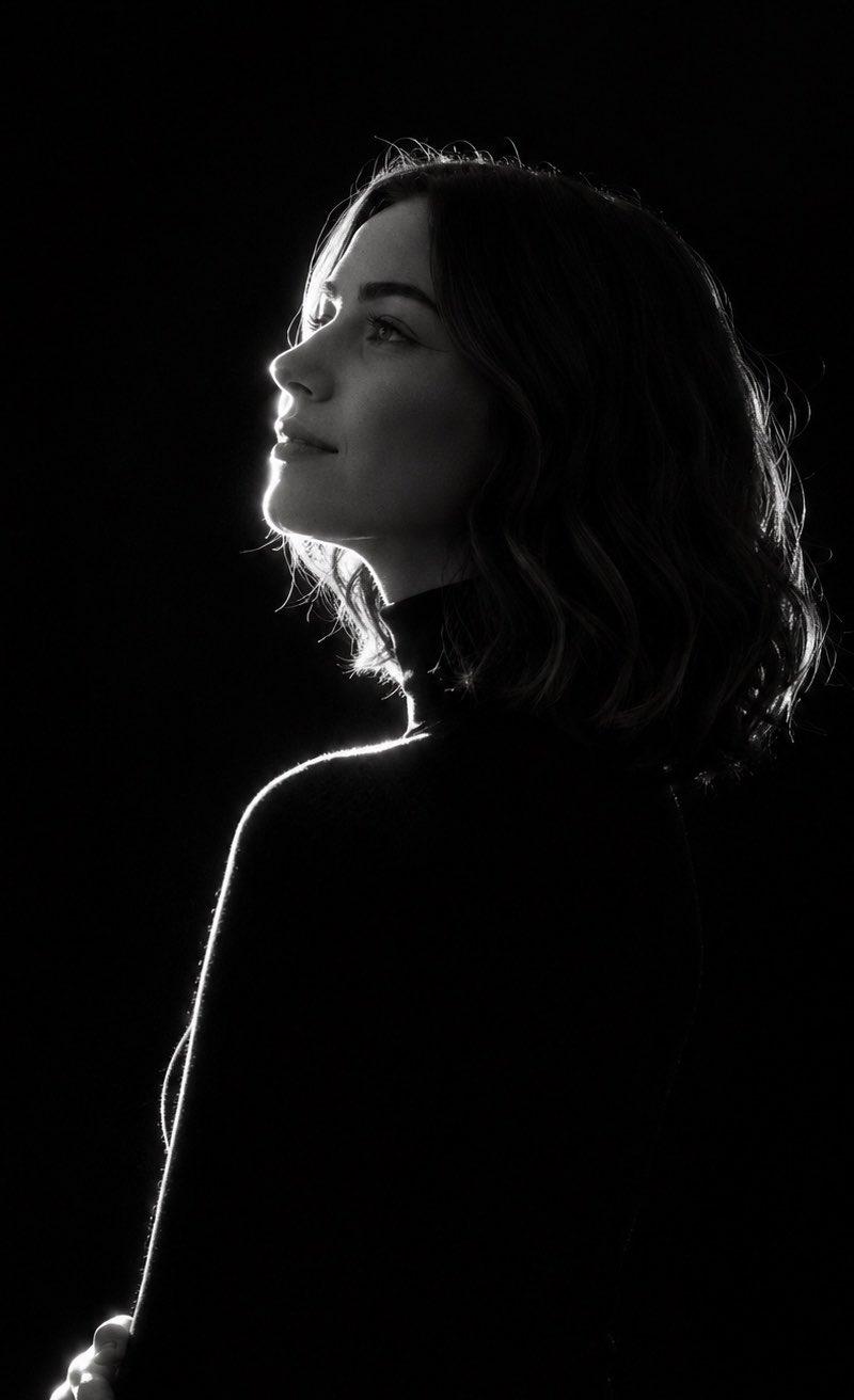 Monochrome rim light portrait: GPT Image 2 prompt