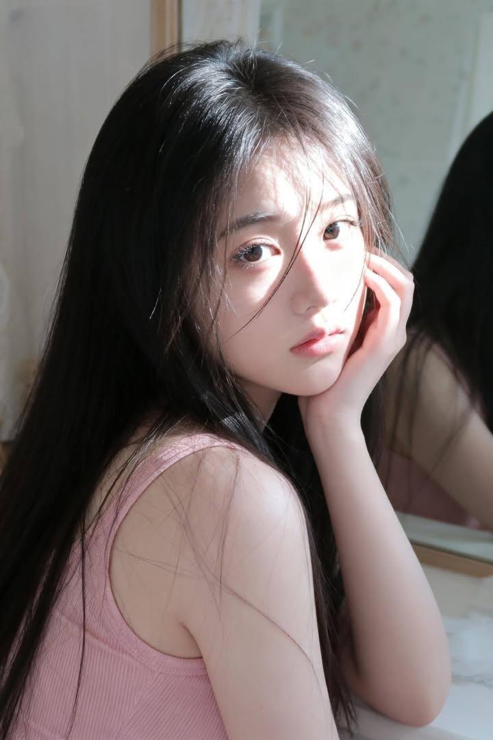 East Asian bedroom portrait: GPT Image 2 prompt