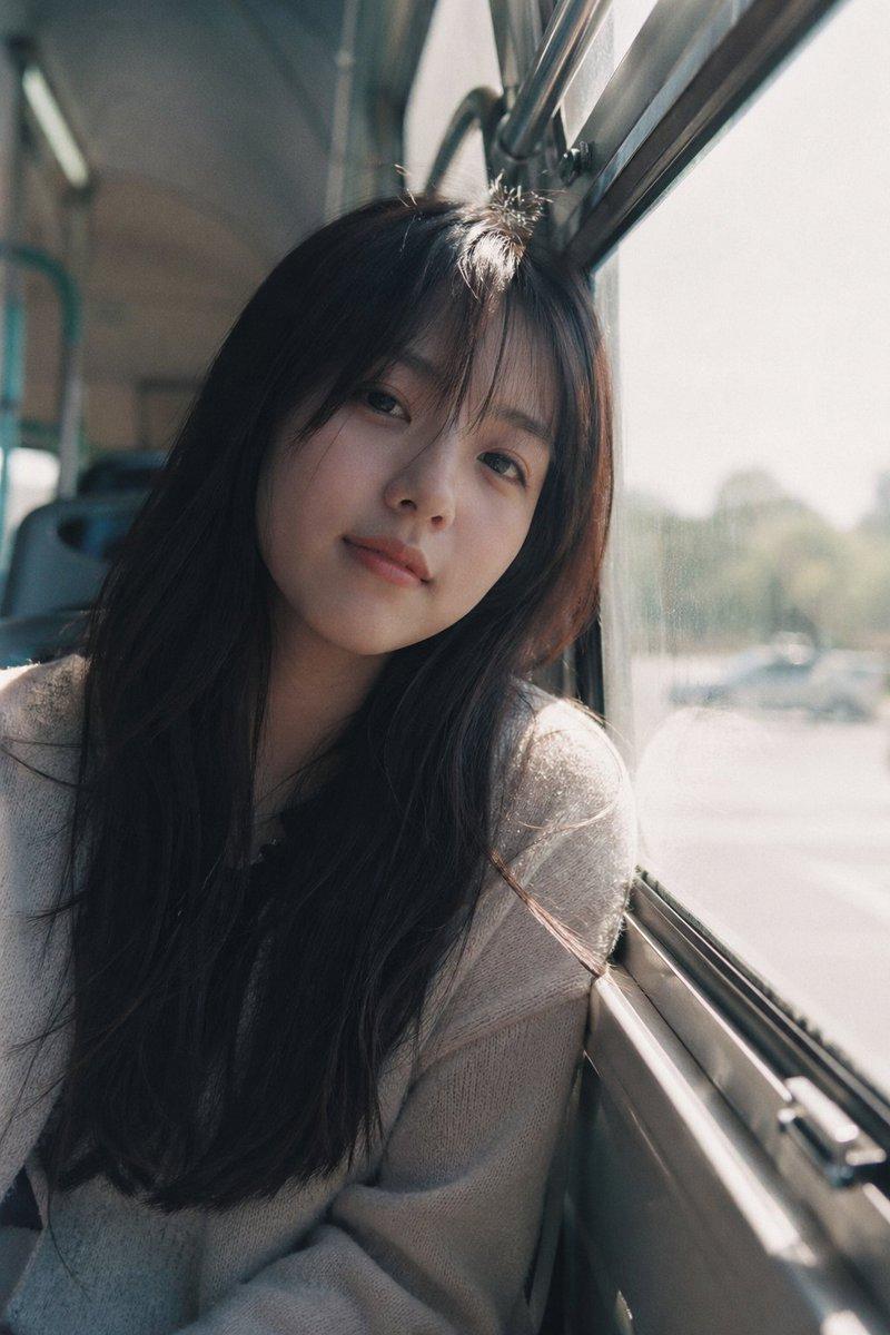 巴士窗边的日系胶片少女