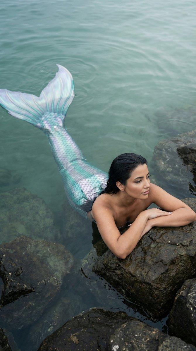 电影级写实美人鱼浅水肖像