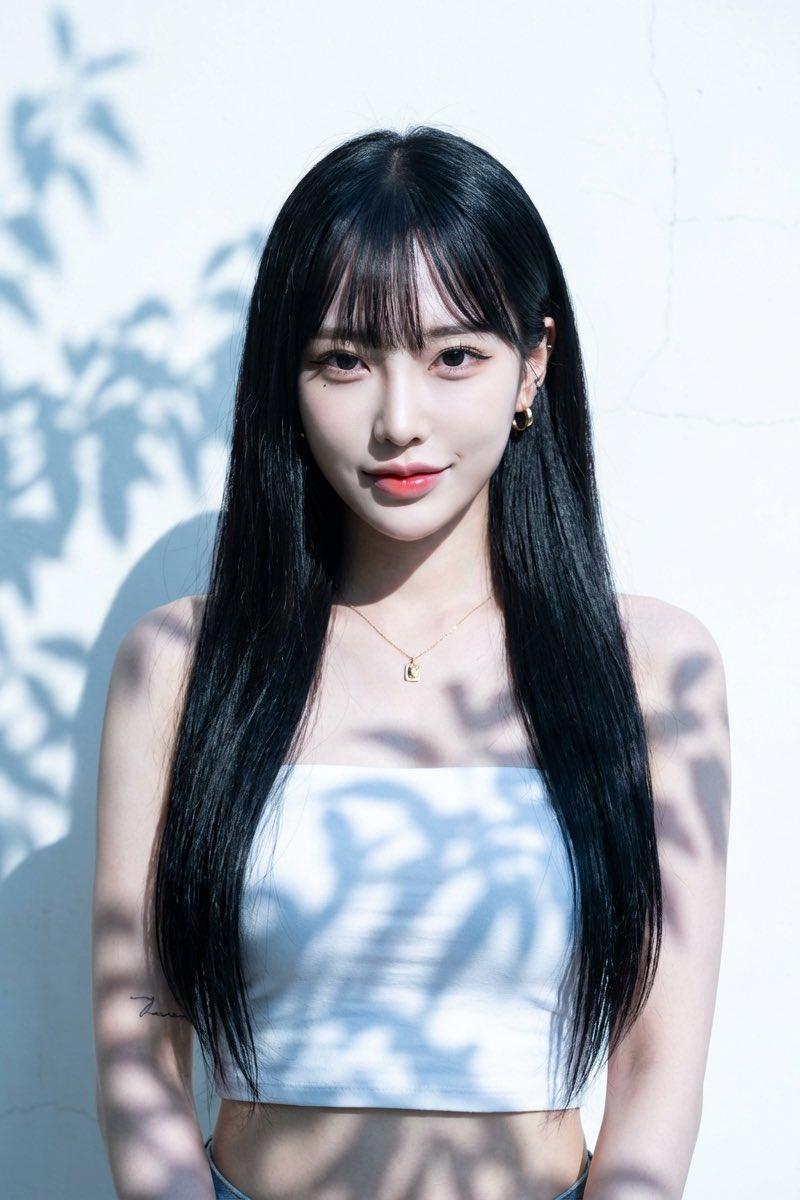 清冷狐眼日系少女的逆光硬影大片