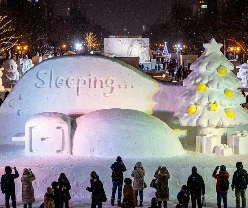 蜷缩在被炉里的慵懒雪雕