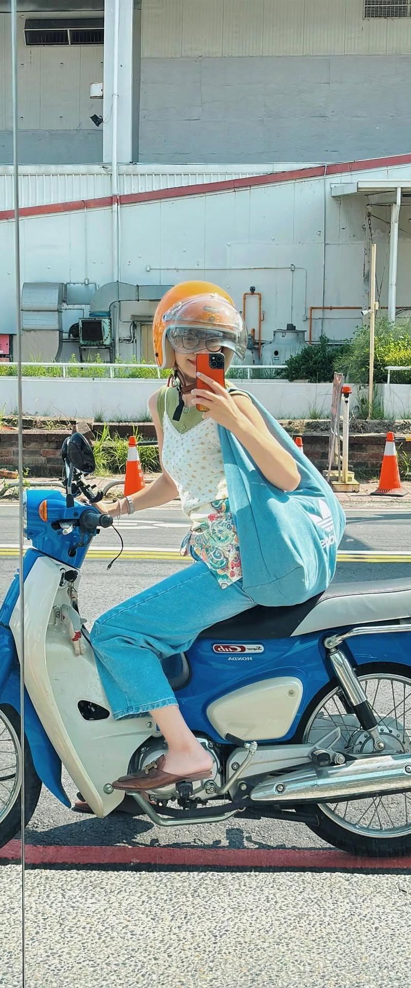 童趣可爱儿童蜡笔画风格
