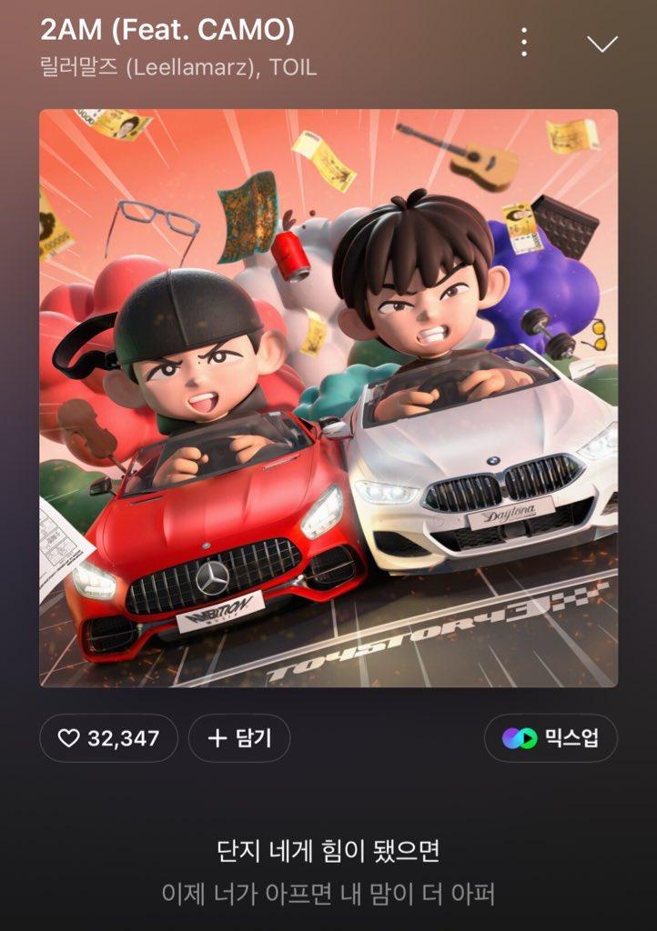 二月暖阳下挥手的小猫