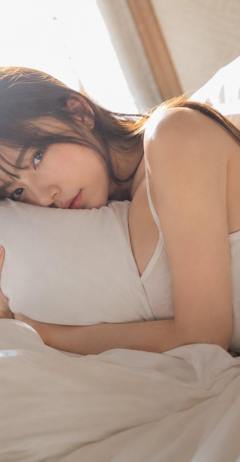 虚构20岁日本女性床边唯美抓拍