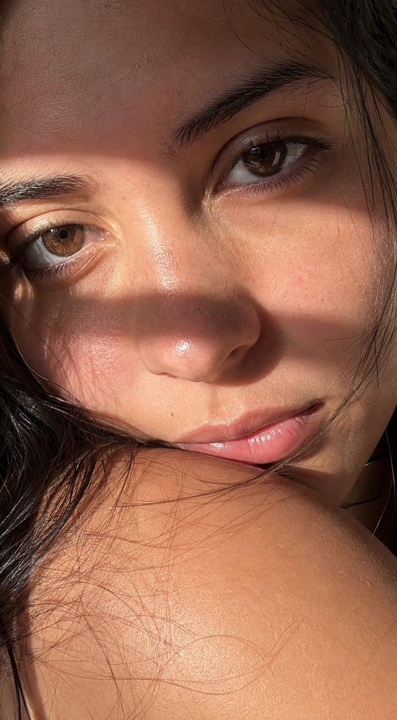 iPhone17Pro超写实近距离人像特写