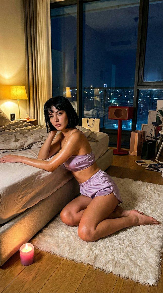 伊斯坦布尔深夜的紫色缎面居家时光