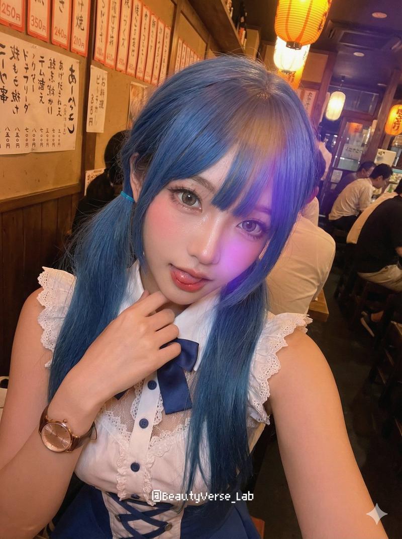 居酒屋微醺氛围下的撩人高角度自拍特写