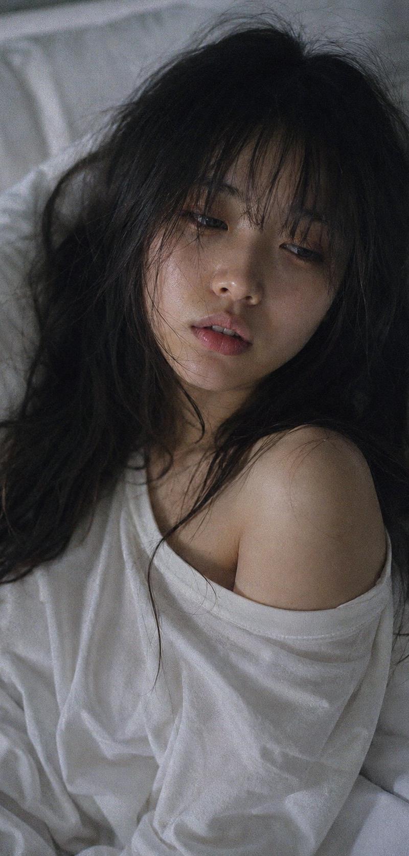 晨间慵懒半梦半醒日本女性人像