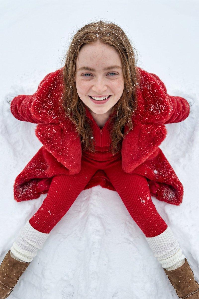 雪地红衣少女灿烂笑容超写实微距摄影