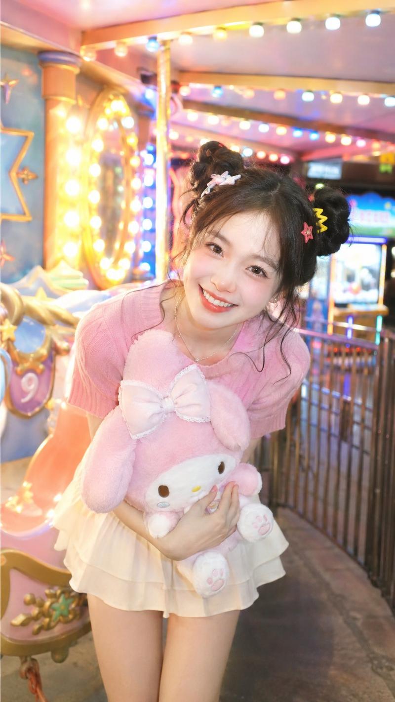 柔光CCD风多巴胺元气双丸子头少女