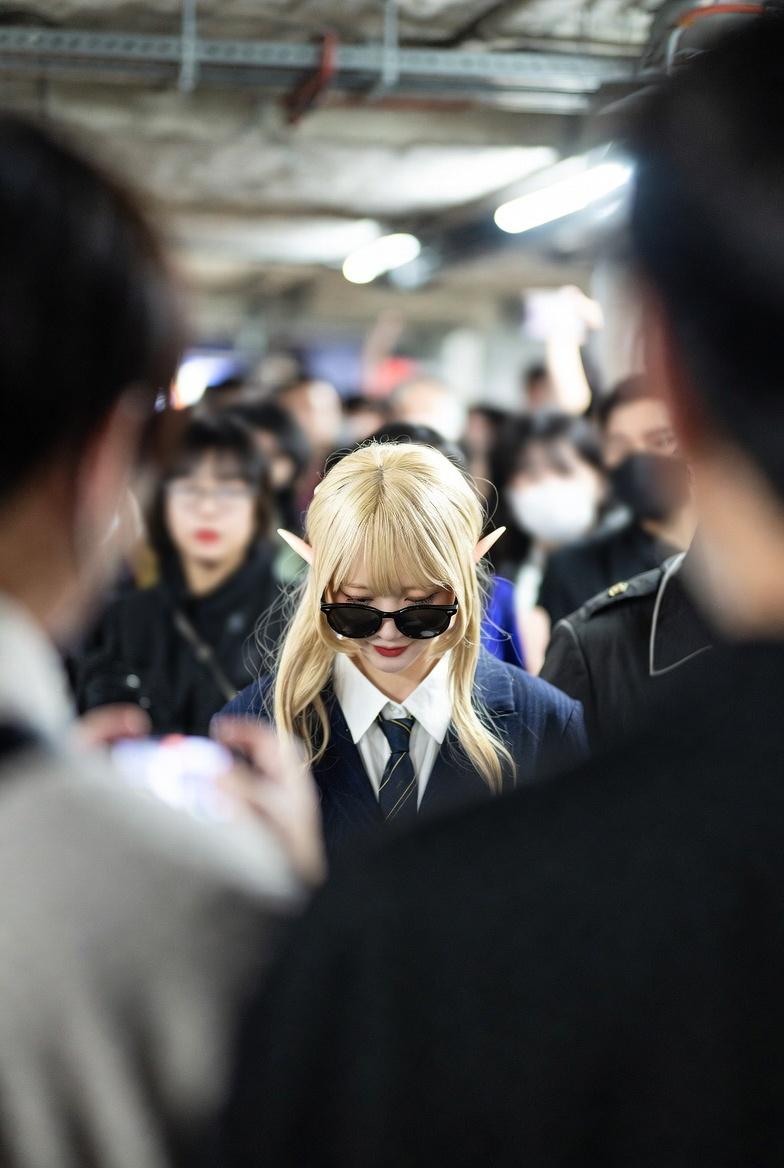 A gorgeously dressed Japanese elf 🧚 girl, in the underground garage scene, was