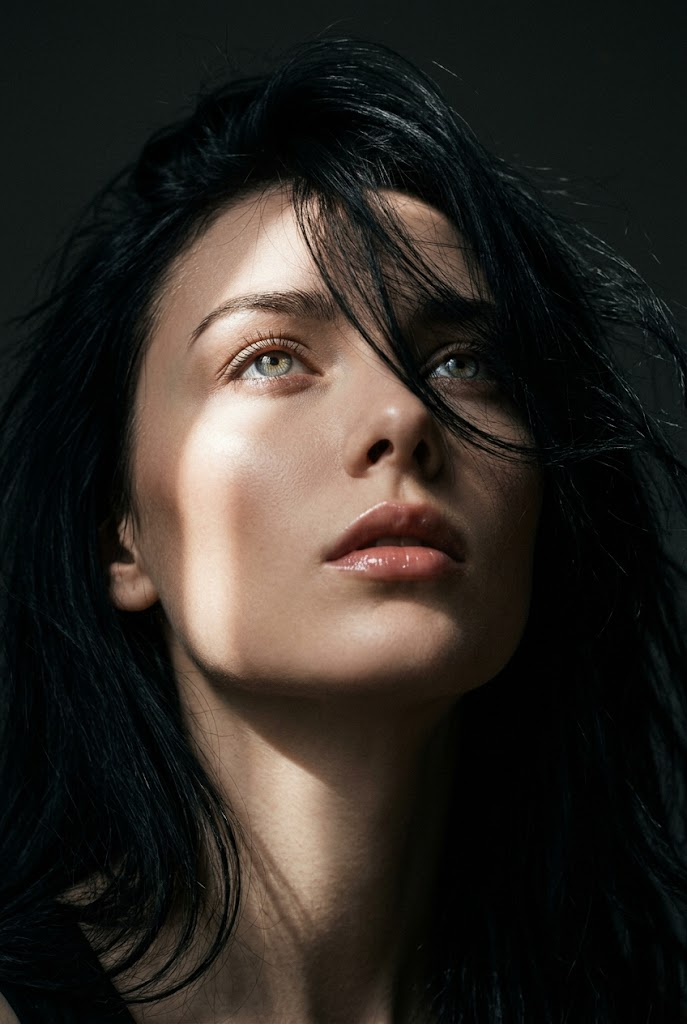 { "style": "8K ultra-realistic close-up portrait", "subject": { "gender": "femal