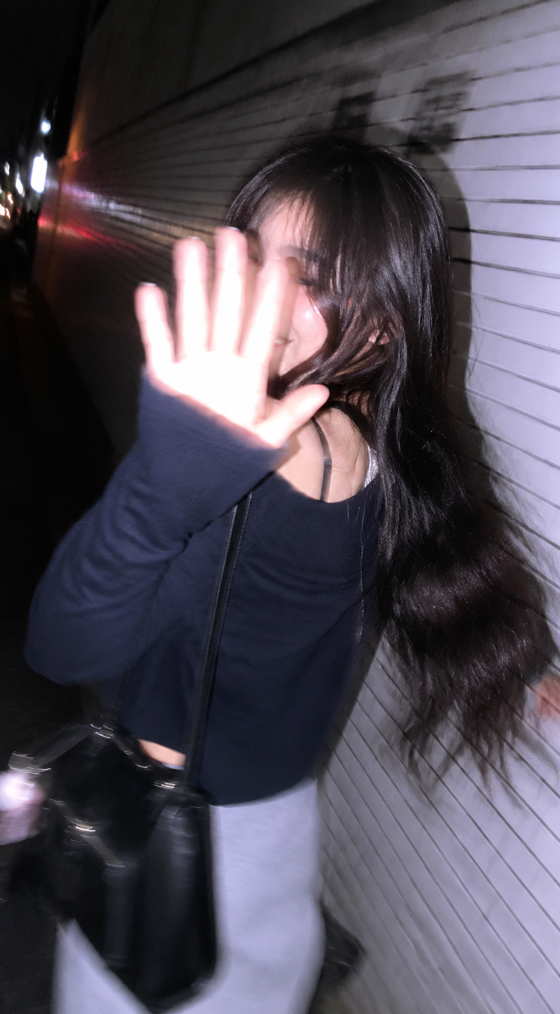 Ultra-realistic candid smartphone photo, 3:4 vertical