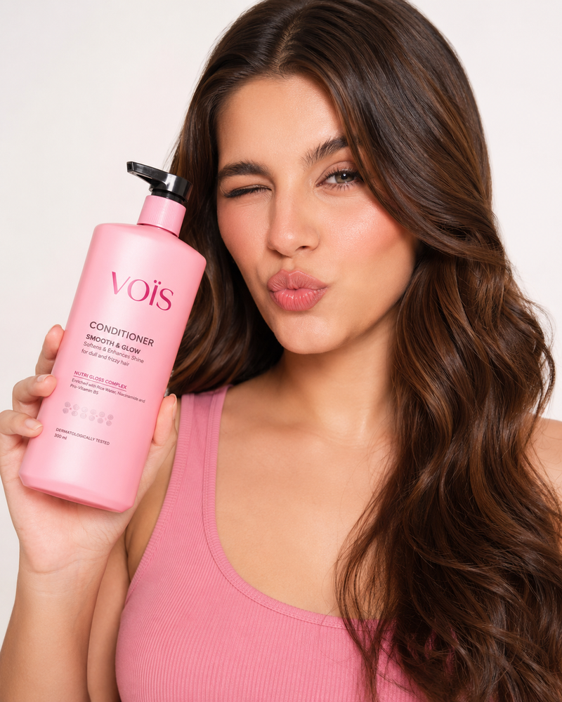 Ultra-realistic beauty advertisement, close-up of a young woman with long wavy b