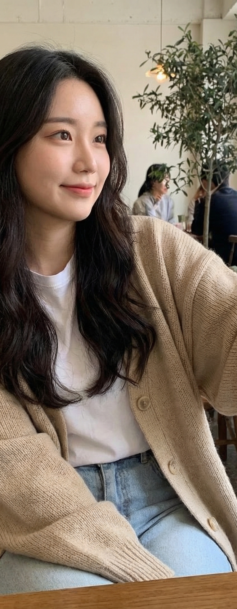 { "subject": { "description": "Beautiful young Korean female celebrity in early 