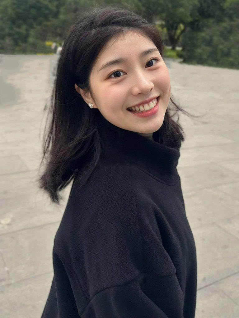 秦嘉倪