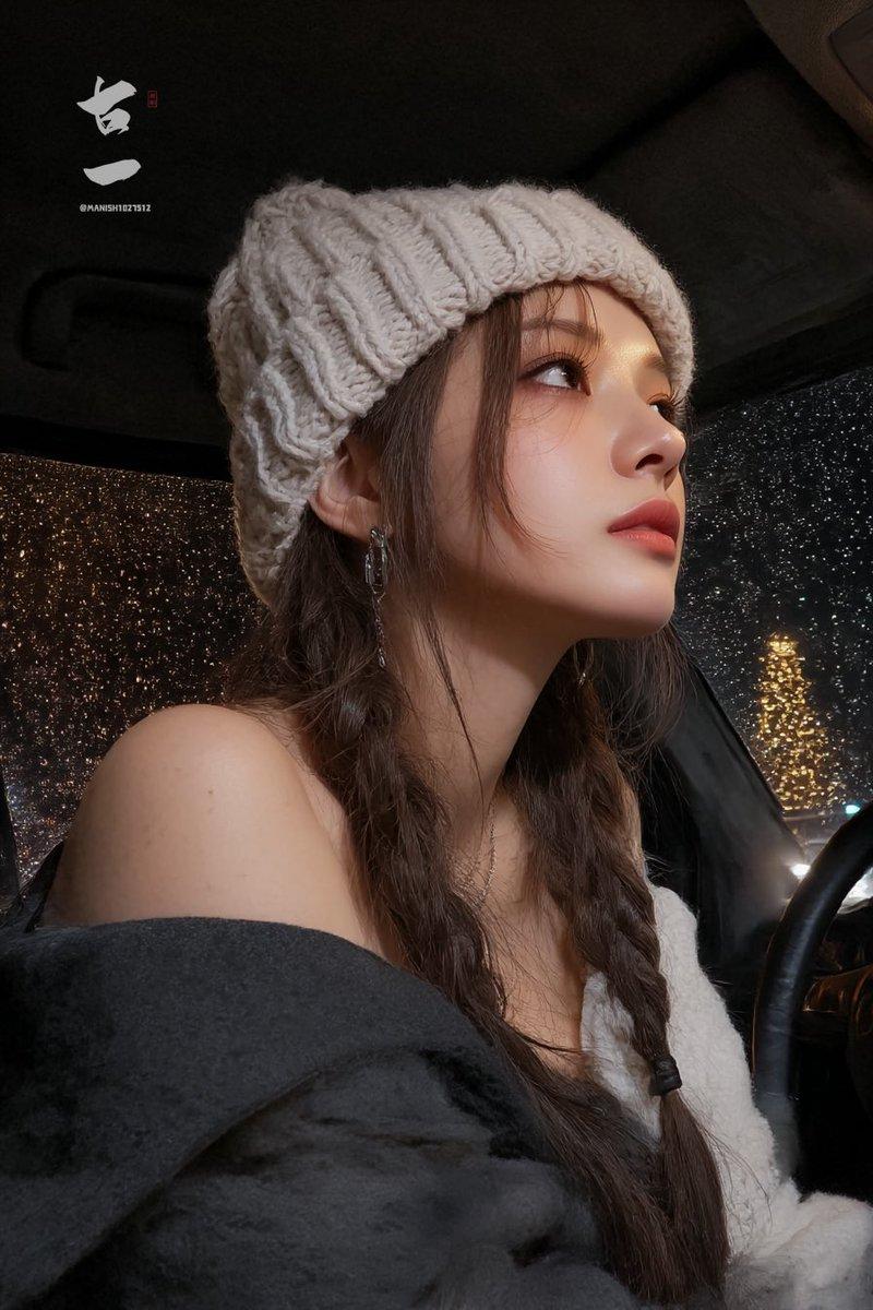 夜晚车内侧脸肖像
