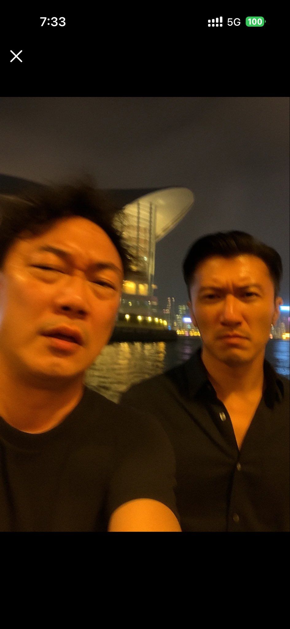 平凡无奇的自拍照