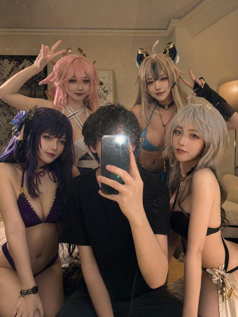 动漫 Cosplay 镜面自拍