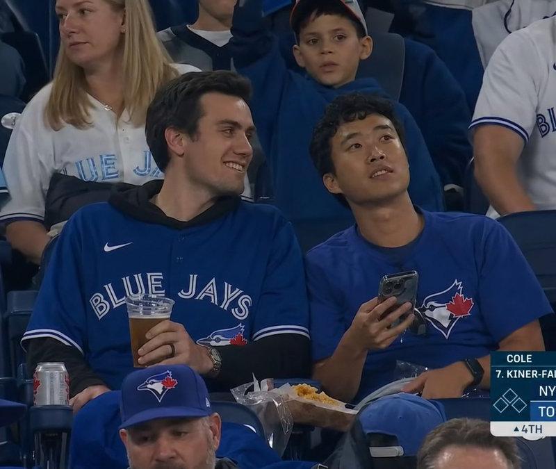 蓝鸟队 (Blue Jays) 广播观众镜头