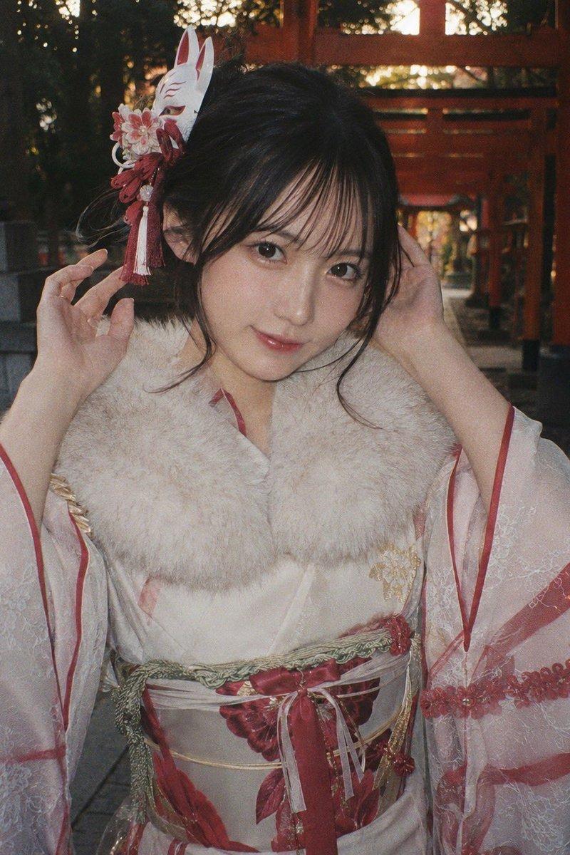 神社和服肖像（面部遮挡）