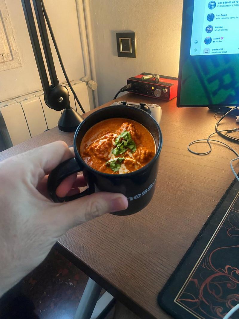 鸡肉玛萨拉马克杯桌面照片