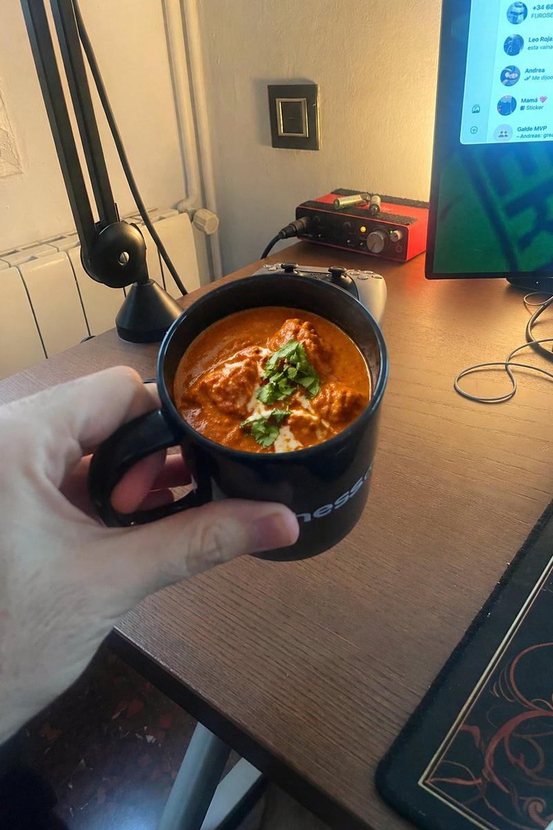 鸡肉玛萨拉马克杯桌面照片