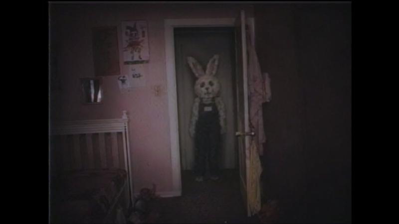 诡异 VHS 卧室门口人影
