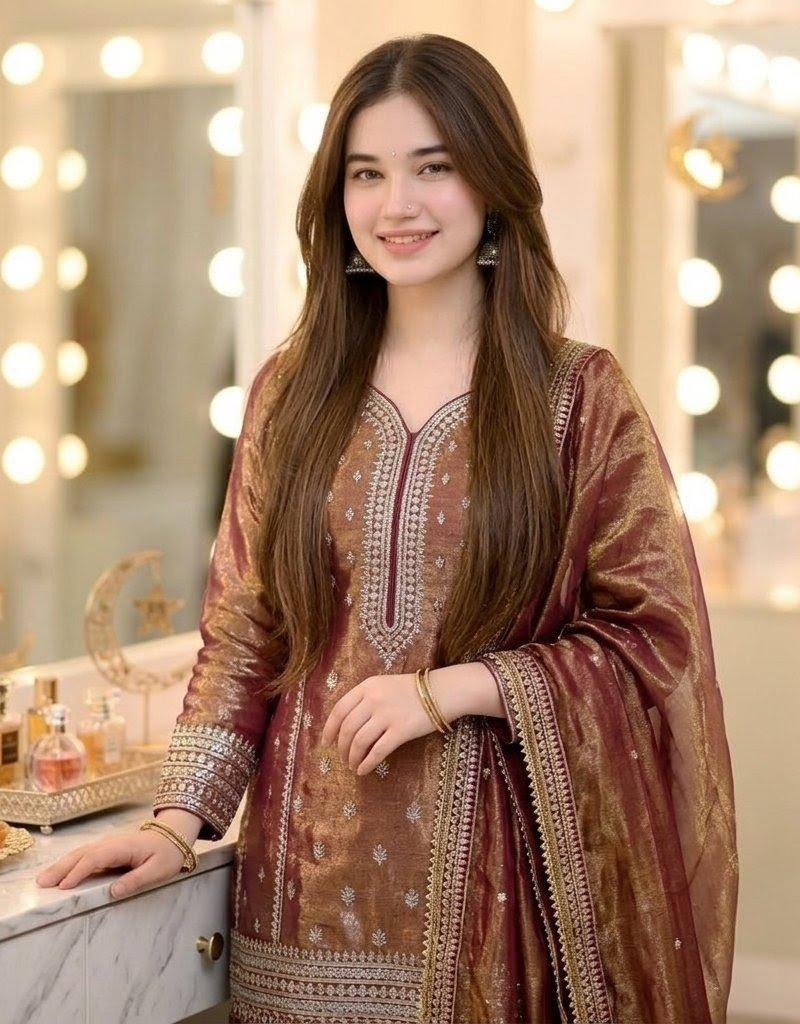 开斋节 Salwar Suit 梳妆台肖像