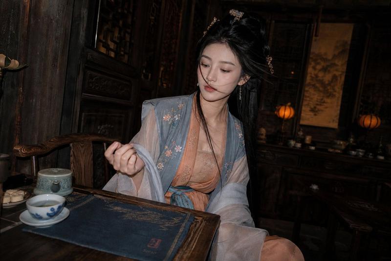 电影感汉服茶室人像