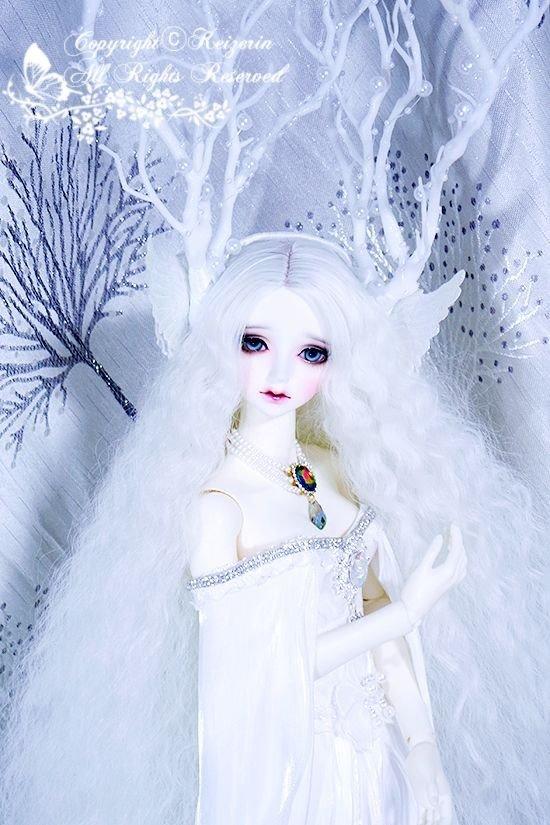 冰雪白梦幻人偶肖像