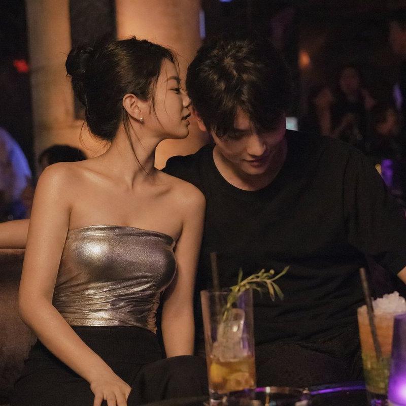 Intimate Club VIP Lounge Moment