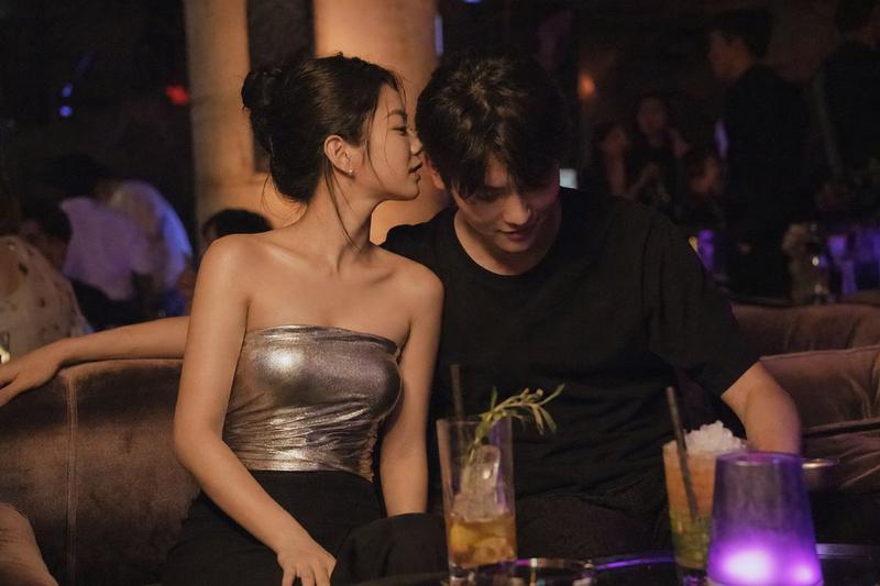 Intimate Club VIP Lounge Moment