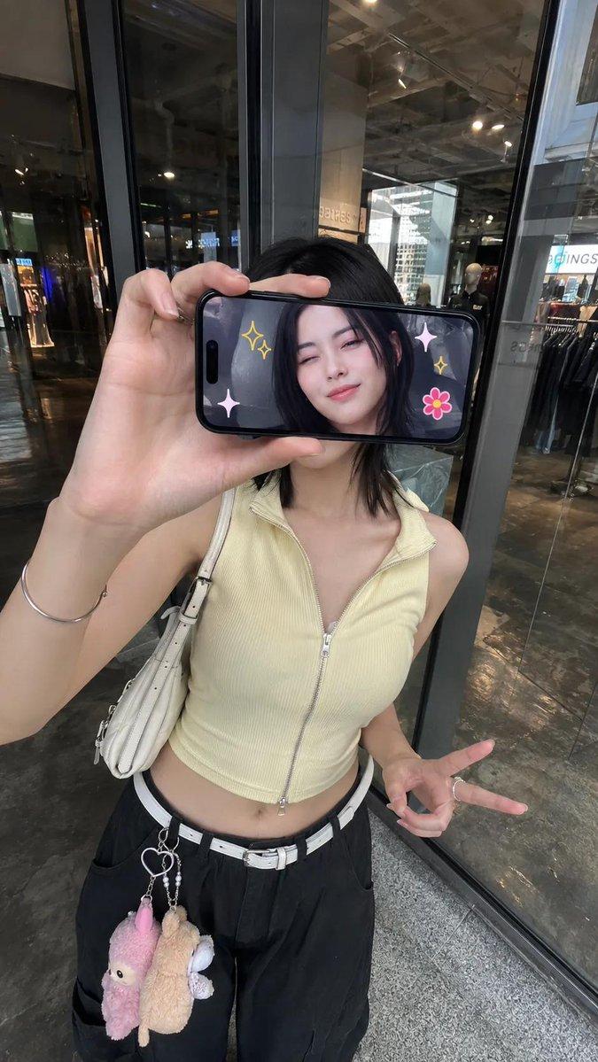 iPhone 屏幕倒影人像